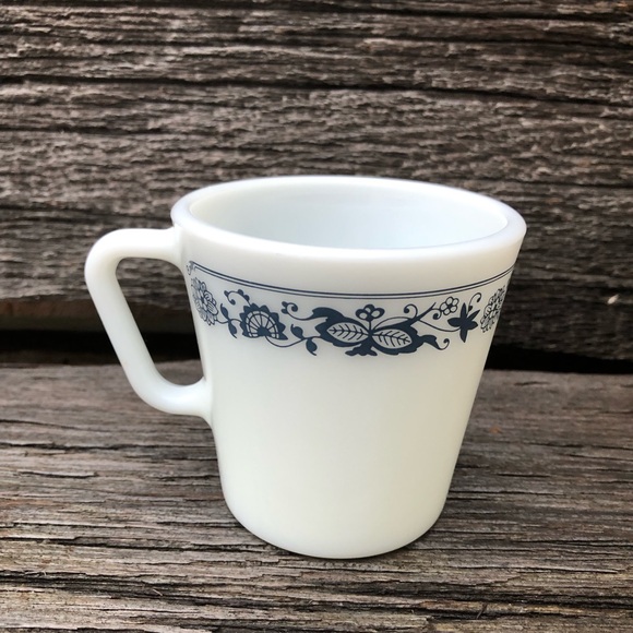 Pyrex Old Town Blue Onion coffee mug tea cup Vintage Vtg retro winter favourite - Picture 2 of 7